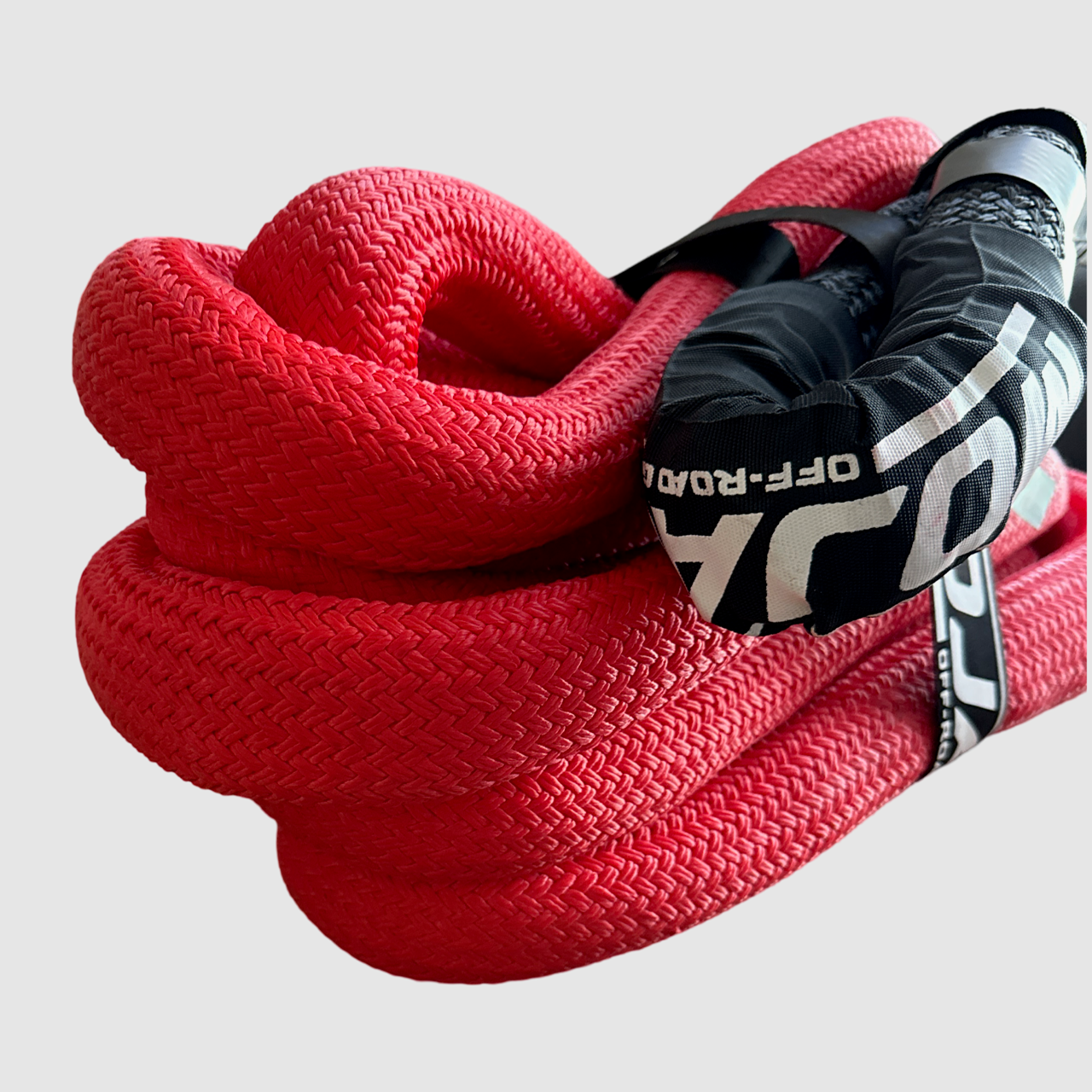 Heavy-duty 1.5" x 30' kinetic rope with 66,138 lbs MBS & 30% stretch.